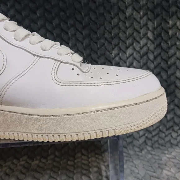 Nike Air Force 1 '07 Low Triple White Men's Athletic Shoes Sneakers Sz 9.5 - Picture 12 of 16
